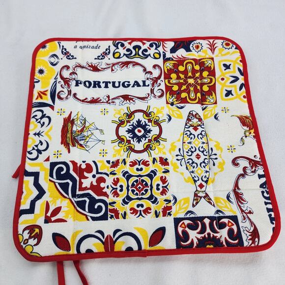 Vintage 90s Portugal Quilted Casserole Caddy Carrier 13x13 Cotton Tie Bakeware - Picture 3 of 12